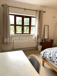 White Room €190/week